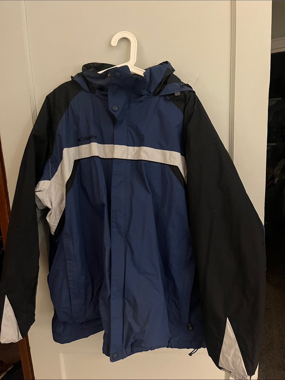 Columbia Men’s Blue & Black Hooded Raincoat with White Accent